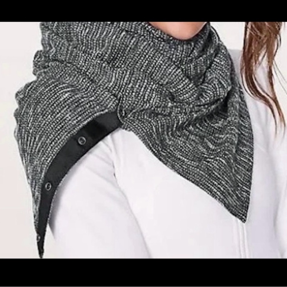 LULULEMON Vinyasa Scarf